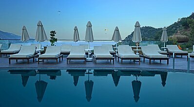 Manaspark Deluxe Hotel Havuz / Deniz