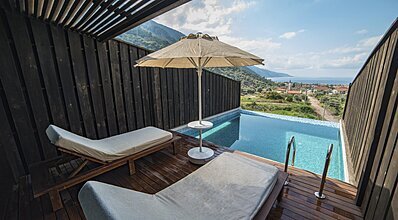 Manaspark Deluxe Hotel Oda