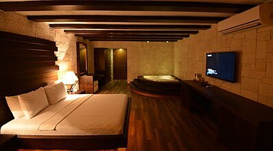 Manaspark Deluxe Hotel Oda