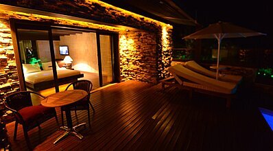 Manaspark Deluxe Hotel Oda