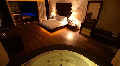 Manaspark Deluxe Hotel Oda