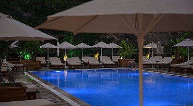 Manaspark Deluxe Hotel Havuz / Deniz