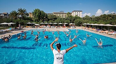 MC Mahberi Beach Hotel Havuz / Deniz