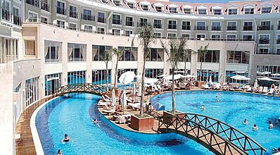 Meder Resort Hotel Havuz / Deniz