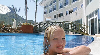 Meder Resort Hotel Havuz / Deniz
