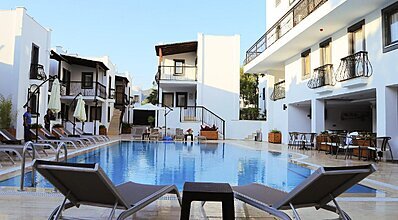 Modern Life Hotel Bodrum Havuz / Deniz