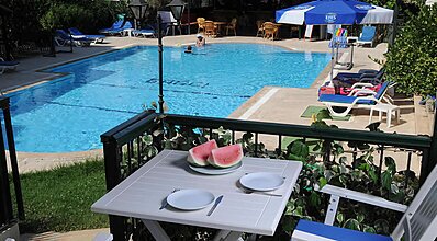 Monta Verde Hotel Havuz / Deniz