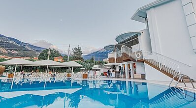 Monta Verde Hotel Havuz / Deniz