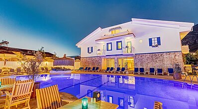 Monta Verde Hotel Havuz / Deniz