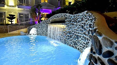 Montebello Deluxe Havuz / Deniz