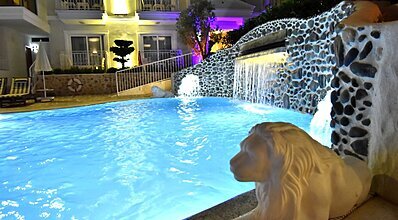 Montebello Deluxe Havuz / Deniz