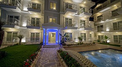 Montebello Deluxe Havuz / Deniz