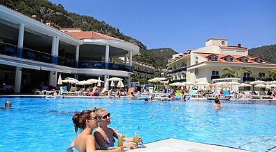 Montebello Resort Havuz / Deniz