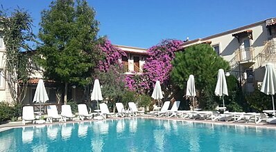 Moonshine Hotel & Suites Havuz / Deniz