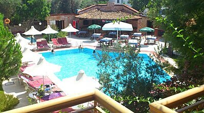 Moonshine Hotel & Suites Havuz / Deniz