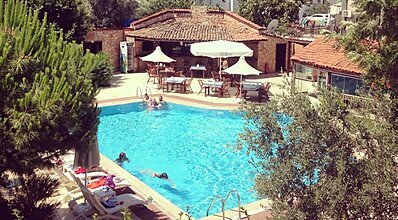 Moonshine Hotel & Suites Havuz / Deniz