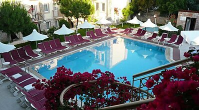 Moonshine Hotel & Suites Havuz / Deniz