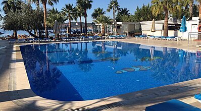 Nagi Beach Hotel Havuz / Deniz