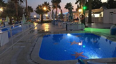 Nagi Beach Hotel Havuz / Deniz