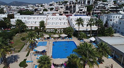 Nagi Beach Hotel Havuz / Deniz