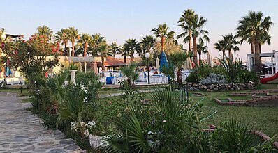 Nagi Beach Hotel Genel Görünüm