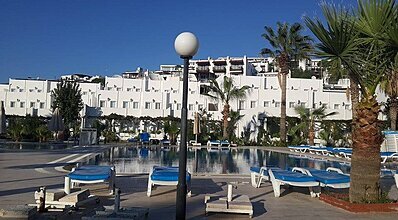 Nagi Beach Hotel Havuz / Deniz