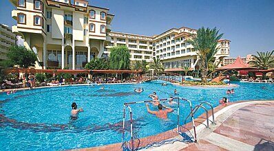 Nova Park Hotel Havuz / Deniz