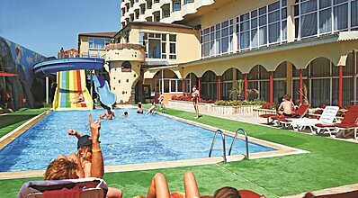 Nova Park Hotel Havuz / Deniz