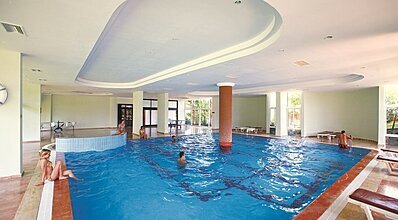 Nova Park Hotel Havuz / Deniz