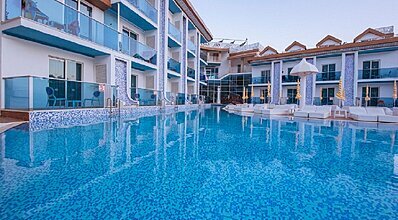 Ocean Blue High Class Hotel Havuz / Deniz