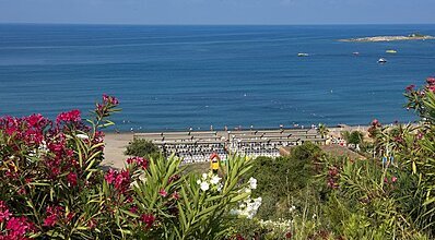 Öz Hotels Sui Havuz / Deniz