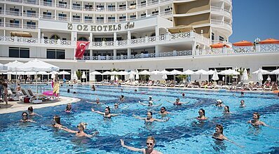 Öz Hotels Sui Havuz / Deniz
