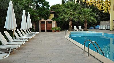 Palm Court Suites Havuz / Deniz