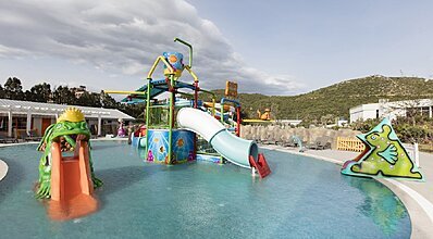 Palm Wings Ephesus Beach Resort Havuz / Deniz