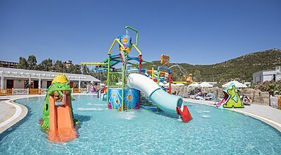 Palm Wings Ephesus Beach Resort Havuz / Deniz