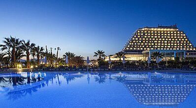 Palm Wings Ephesus Beach Resort Havuz / Deniz
