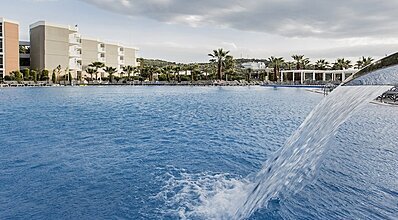 Palm Wings Ephesus Beach Resort Havuz / Deniz