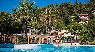 Pine Bay Holiday Resort Havuz / Deniz