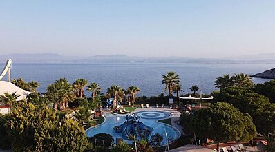 Pine Bay Holiday Resort Havuz / Deniz