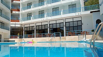 Ponz Hotel Kusadasi Havuz / Deniz