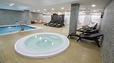 Prestige Thermal Hotel Spa & Wellness Havuz / Deniz