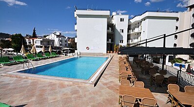 Reis Maris Hotel Havuz / Deniz