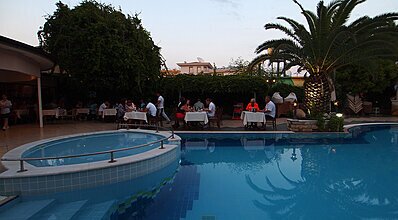 Romance Beach Otel Havuz / Deniz