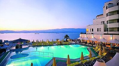 Roseira Beach Resort Havuz / Deniz