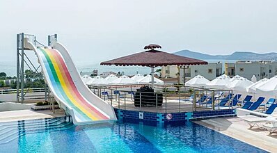 Roseira Beach Resort Havuz / Deniz