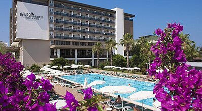 Royal Garden Beach Otel Havuz / Deniz