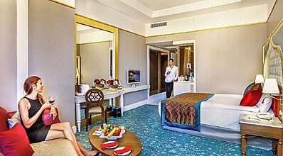 Royal Taj Mahal Hotel Side Oda