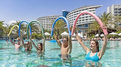 Royal Wings Hotel Lara Havuz / Deniz