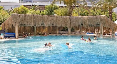 Royal Wings Hotel Lara Havuz / Deniz