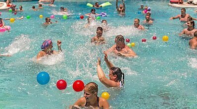 Royal Wings Hotel Lara Havuz / Deniz